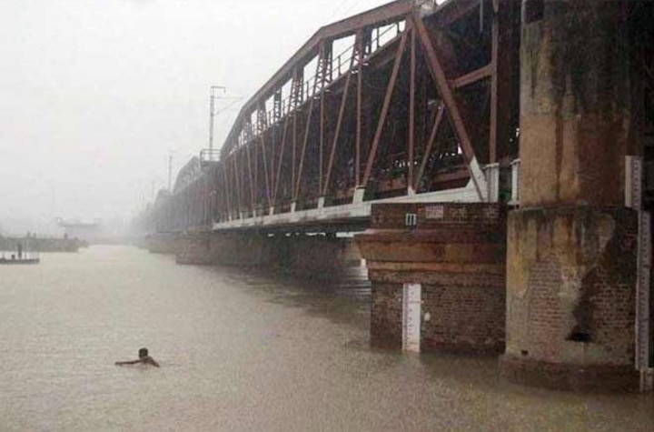 Train status: 27 trains cancelled as Indian Railway closes Rail bridge on Yamuna due to rising water level Train status: 27 trains cancelled as Indian Railway closes Rail bridge on Yamuna due to rising water level