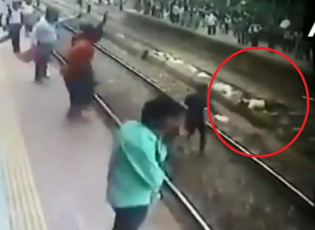 Video: Man Tries To Commit Suicide On Railway Tracks, Here Is How Mumbaikars Saved Him Video: Man Tries To Commit Suicide On Railway Tracks, Here Is How Mumbaikars Saved Him