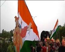 Muzaffarnagar: Devotees carry 361 feet long Tricolor flag in Tiranga Kanwar Yatra