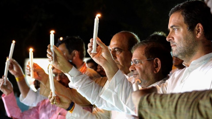 Delhi: Opposition unites at Jantar Mantar protest against Muzaffarpur rape; Kejriwal and Rahul do not share dais Delhi: Opposition unites at Jantar Mantar protest against Muzaffarpur rape; Kejriwal and Rahul do not share dais