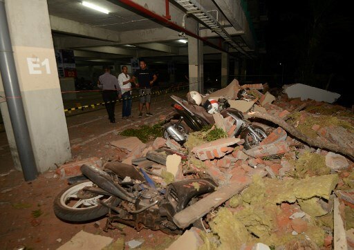 Earthquake of magnitude 7 jolts Indonesia; kills 82, injures over 100 Earthquake of magnitude 7 jolts Indonesia; 82 dead, over 100 injured