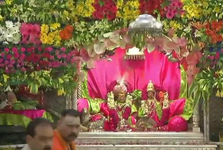 People gather in number to offer prayers at Gauri Shankar Temple in Delhi /Image: ANI 