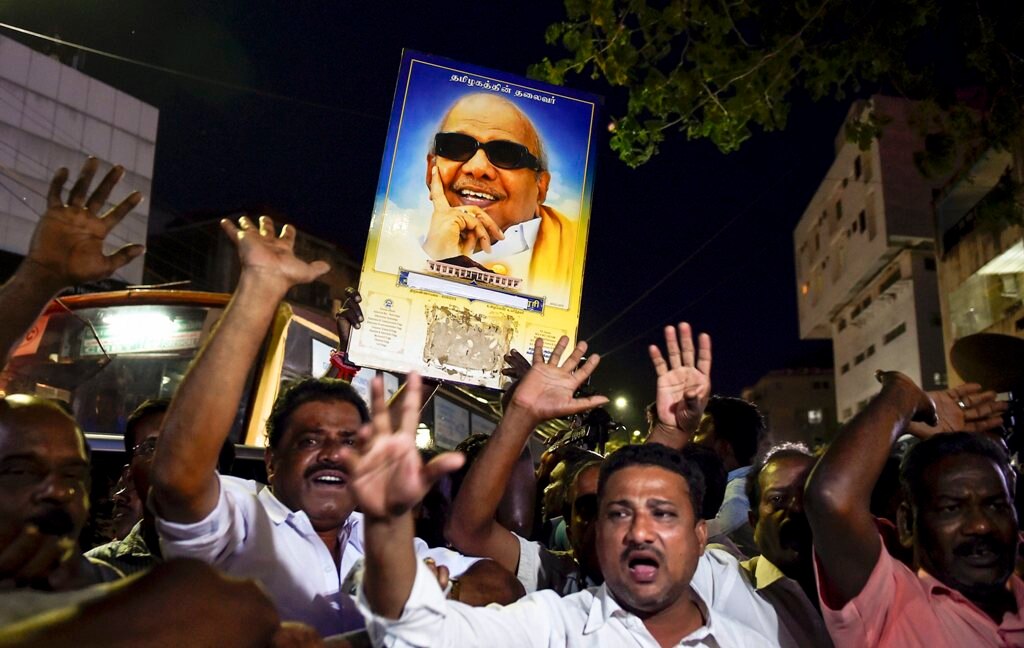 Karunanidhi extremely critical; Supporters throng hospital, security stepped up