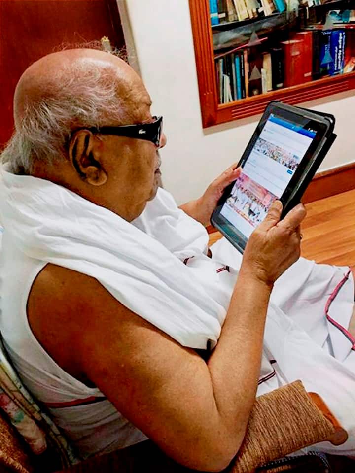 While MGR rose to become one of the most popular public figures in Tamil Nadu's history, Ganesan dabbled in politics but faded from the scene quickly. Karunanidhi penned screenplays and dialogues for over 50 movies. He also wrote the stories of some of them like Marudanattu Ilavarasi (1950) Mandiri Kumari (1950), Tirumbipar (1953), Arasilangkumari (1961). PTI Photo