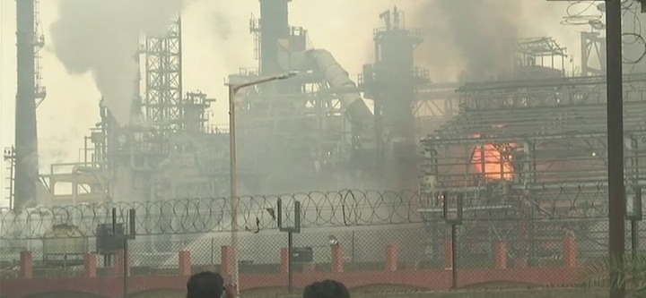 BPCL blast: Fire breaks out at Bharat Petroleum refinery in Mumbai, over 40 injured BPCL blast: Fire breaks out at Bharat Petroleum refinery in Mumbai, over 40 injured