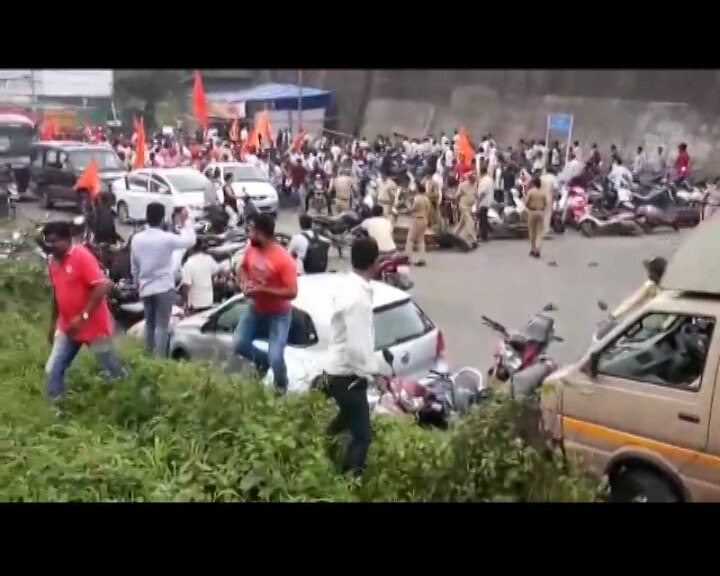 Maharashtra bandh: Protesters storm into Pune collector office, Police lathi-charge