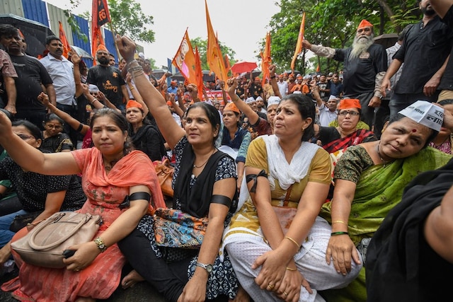 Maharashtra Assembly passes bill proposing 16 percent quota for Marathas Maharashtra Assembly passes bill proposing 16 percent quota for Marathas