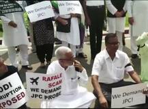 PICTURES: Opposition united against Rafale deal; hold protest outside parliament, demand JPC probe