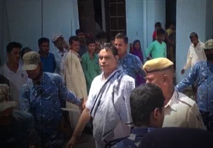 Muzaffarpur shelter home case: Contact number of a 'mantri ji', 39 others recovered from accused Brajesh Thakur Muzaffarpur shelter home case: Contact number of a 'mantri ji', 39 others recovered from accused Brajesh Thakur