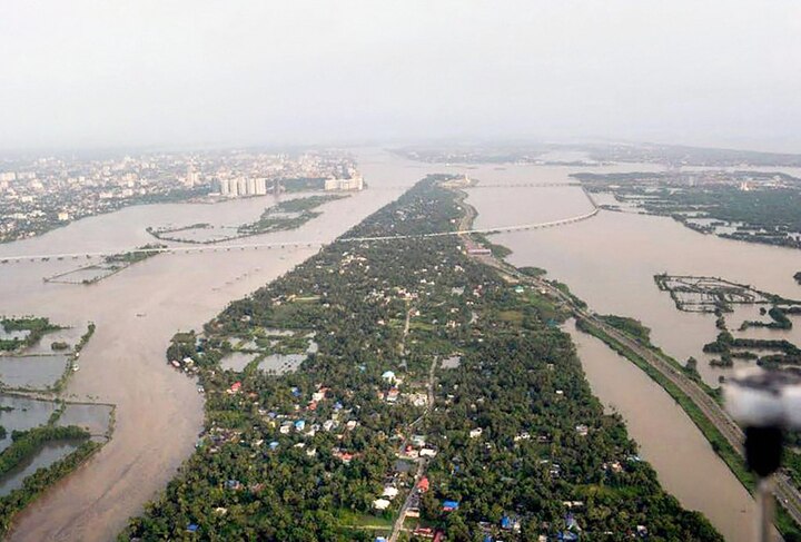 Kerala floods: Situation in state 'very serious', says Rajnath Singh after aerial survey Kerala floods: Situation in state 'very serious', says Rajnath Singh after aerial survey