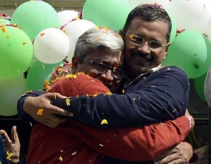 Aam Aadmi Party leader Ashutosh quits party: SOURCES We love you a lot, won't accept your resignation: Kejriwal tells Ashutosh