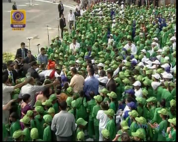 Meeting children after speech, has been a practice of the Prime Minister since the past four years. (Image: Screengrab/ABP News)
