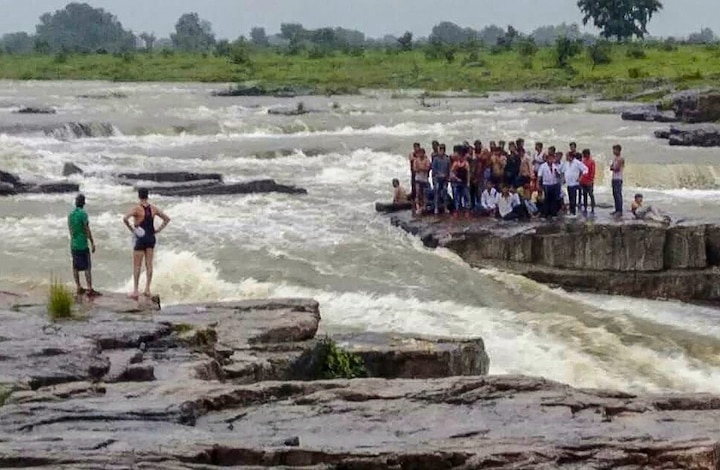 Shivpuri Sultangarh waterfall tragedy in Madhya Pradesh: 11 drowned, 20 feared trapped Madhya Pradesh: 11 feared drowned, 20 trapped as picnic turns tragic at Shivpuri waterfall