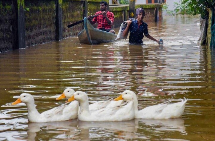 Rescued over 3,600 persons in flood-hit Kerala: Defence Ministry Rescued over 3,600 persons in flood-hit Kerala: Defence Ministry