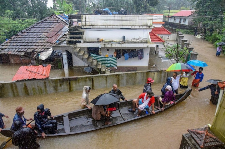 Kerala flood update: Worse rain in 100 years kills 324, CM Vijayan urges to donate; Top Developments Kerala flood update: Worse rain in 100 years kills 324, CM Vijayan urges to donate; Top Developments