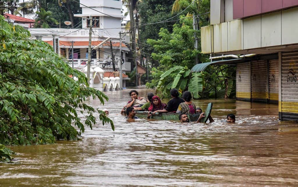 Kerala floods: No heavy rains from tomorrow; 6.33 lakh people in relief camps, says NDMA Kerala floods: 'No heavy rains from tomorrow; 6.33 lakh people in relief camps'