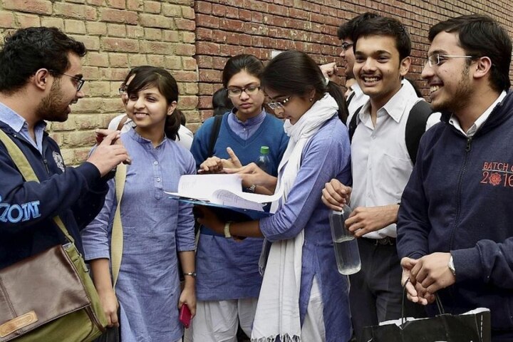 Central Board of Secondary Education CBSE to Ban Late Entry into board exam hall CBSE Board Exam 2019: Central Board of Secondary Education to Ban Late Entry into exam hall; Here's why