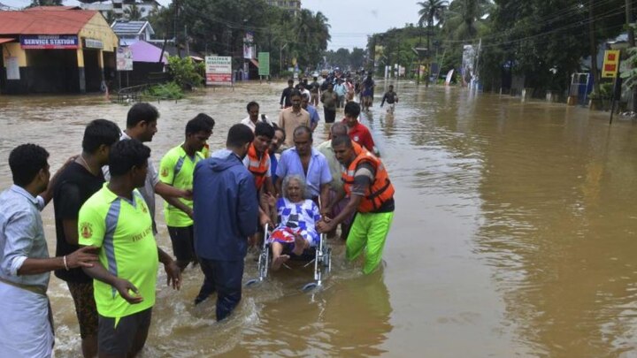 Kerala Flood: Good News! Red alert withdrawn from all districts; Relief, rescue underway Kerala Flood: Good News! Red alert withdrawn from all districts; Relief, rescue underway