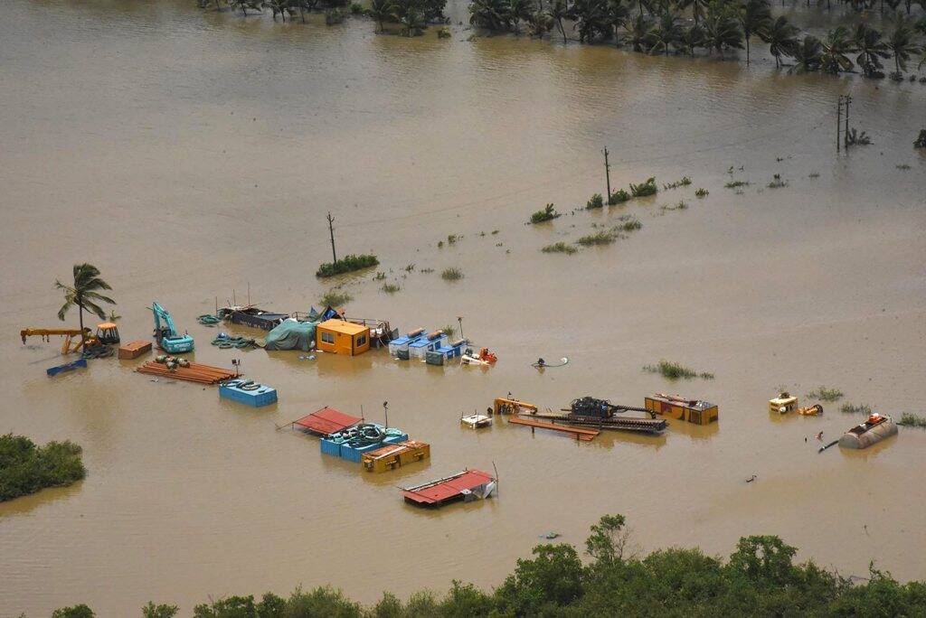 Kerala: After floods, weather office warns of another spell of heavy rains in Pathanamthitta, Idukki, Wayanad, Palakkad and Thrissur Kerala: After floods, weather office warns of another spell of heavy rains in 5 districts