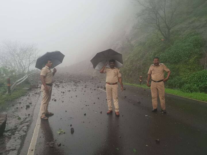 NH-222 which connects Mumbai-Ahmednagar is completely closed. (ABP News Grab)