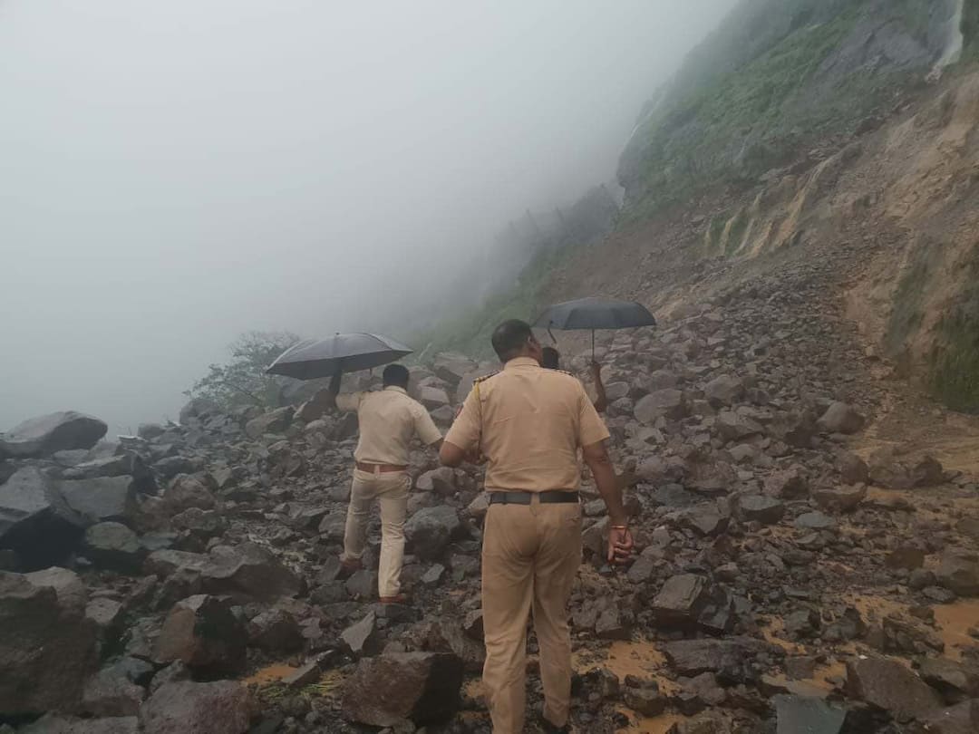 IN PICS: Landslide At Maharashtra-Ahmednagar Highway After Heavy Rainfall IN PICS: Landslide At Maharashtra-Ahmednagar Highway After Heavy Rainfall
