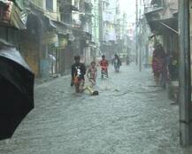In Pics: MP\'s Ujjain Road Turns Into Swimming Pool Due To Incessant Rain