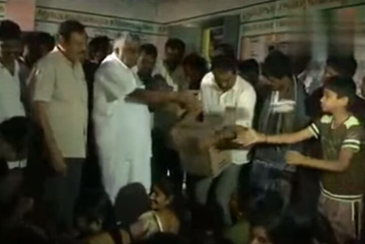 Karnataka CM’s brother HD Revanna throws biscuits at flood-hit victims, video goes viral Watch: Karnataka CM’s brother throws biscuits at flood-hit victims, video goes viral