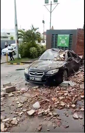 A massive earthquake measuring 7.3 on the Richter scale has jolted Venezuela's northeast coast, with no immediate reports of casualties./ Image: Twitter @KeymaniX8