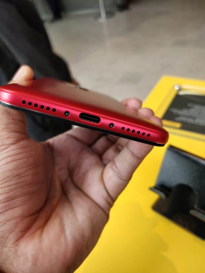 The device houses a 4,000 mAh battery and comes with quick charge feature. (ABP Live)