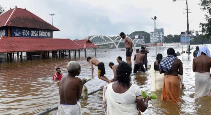 Sudden release of water from Mullaperiyar by Tamil Nadu led to floods: Kerala to Supreme Court  Sudden release of water from Mullaperiyar by Tamil Nadu led to floods: Kerala to Supreme Court