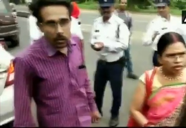 Madhya Pradesh shocker:Man fights with cops, issues warning; says 'I am CM's brother-in-law' WATCH: MP man claiming to be CM Shivraj Singh Chouhan's 'brother-in-law' creates ruckus over traffic violation