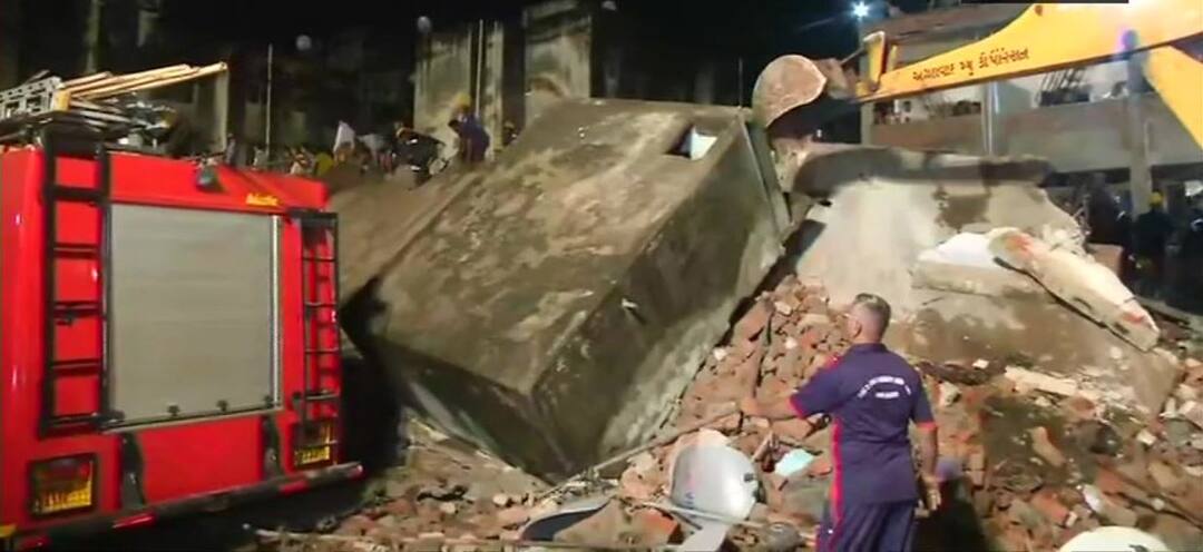 Ahmedabad building collapse: Three-storey building collapses in Odhav; SEE PICSAhmedabad building collapse: Two three-storey building collapse in Odhav; SEE PICS Ahmedabad building collapse: Three-storey building collapses in Odhav; SEE PICSAhmedabad building collapse: Two three-storey building collapse in Odhav; SEE PICS