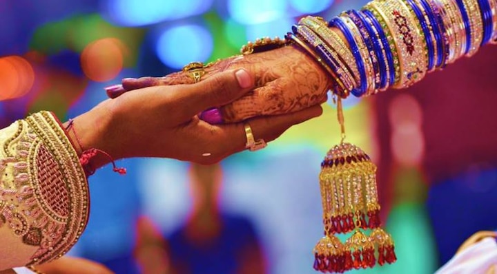 Woman chooses parents over her husband who converted to Hinduism to marry her Woman chooses parents over her husband who converted to Hinduism to marry her