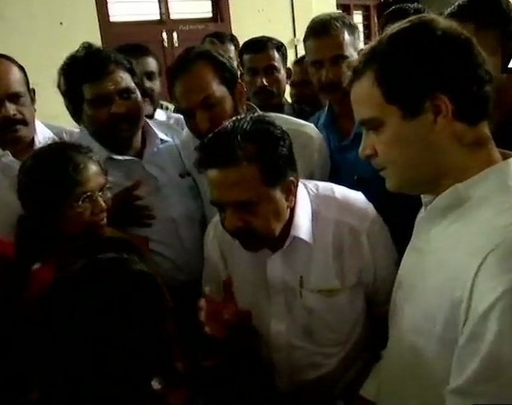 Rahul Gandhi visits flood relief camps in Kerala Rahul Gandhi visits flood relief camps in Kerala