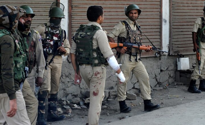 J&K: 4 policemen killed in terror attack in Shopian J&K: 4 policemen killed in terror attack in Shopian