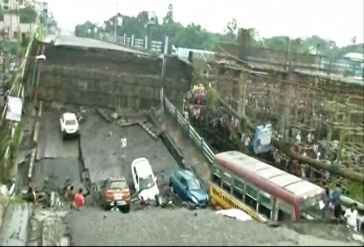 Bridge collapse sends road traffic haywire, train services hit too; Check route here Kolkata: Bridge collapse sends road traffic haywire, train services hit too; Check route here