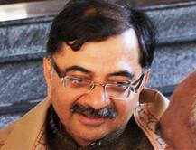 After \'pro-Rahul\' tweets, BJP leader Tarun Vijay sacks his social media handler