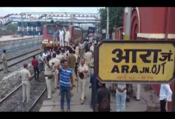 Bharat Bandh live updates: Protest over SC/ST act amendment escalates; Trains halted, effigies burnt in Bihar, UP