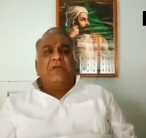 WATCH VIDEO: Maha Congress leader announces Rs 5 lakh bounty on BJP MLA Ram Kadam's tongue  WATCH VIDEO: Maha Congress leader announces Rs 5 lakh bounty on BJP MLA Ram Kadam's tongue