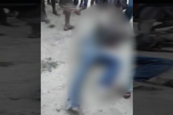 Bihar: Man lynched to death in Sitamarhi on allegations of looting cash from pick-up van driver Bihar: Youth lynched to death in Sitamarhi over allegations of looting cash from pick-up van driver