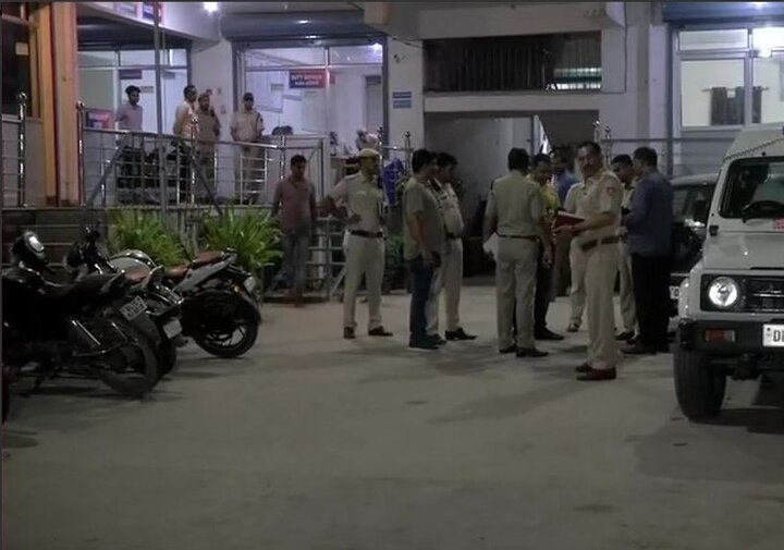 Head constable shot dead in Delhi, police looking for unidentified miscreants Head constable shot dead in Delhi, police looking for unidentified miscreants