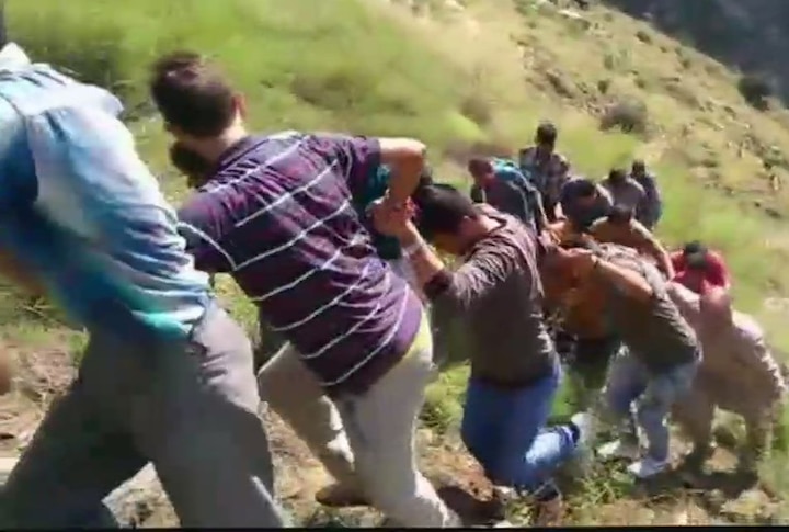 Matador van falls in gorge in Jammu and Kashmir's Kishtwar; 11 dead  Matador van falls in gorge in Jammu and Kashmir's Kishtwar; 11 dead