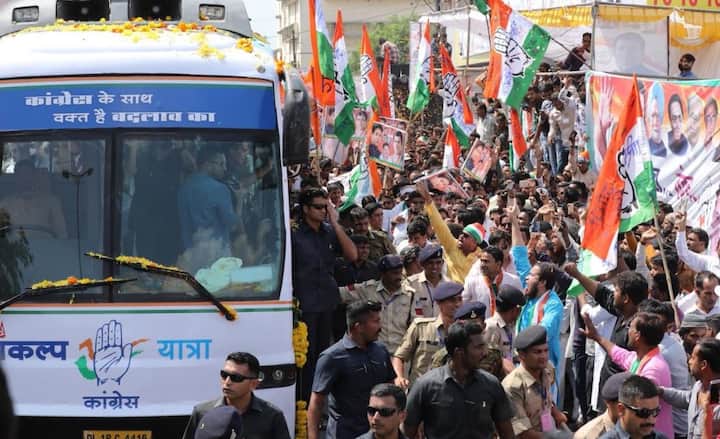 He started the roadshow from Lalghati Chowk in an open bus near the airport. He passed through old city areas before reaching BHEL Dussehra Maidan. Photo: MP Congress, Twitter.