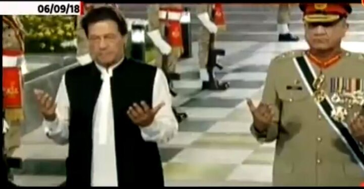 WATCH how Pakistan PM Imran Khan follows army chief Bajwa's directions  WATCH how Pakistan PM Imran Khan follows army chief Bajwa's directions