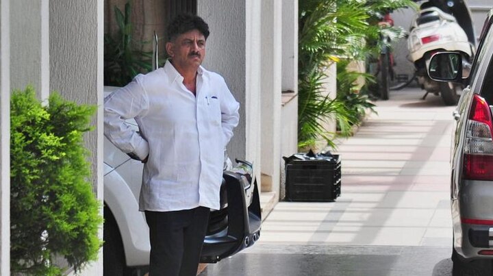 FIR against Karnataka minister DK Shivkumar after Rs 8 crore seized from Delhi flat FIR against K'taka minister DK Shivakumar after Rs 8 cr seized from Delhi flat