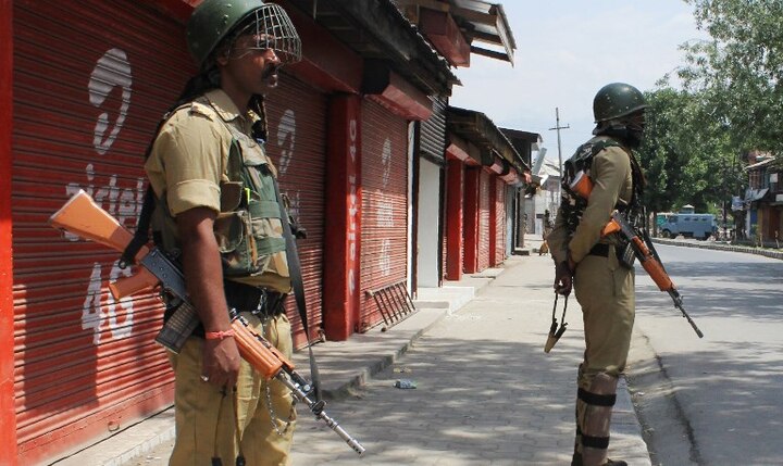 Jammu and Kashmir: 3 SPOs go missing in Shopian; abduction by terrorists suspected No policeman has quit after 3 cops killed by Hizbul terrorists in J&K's Shopian, MHA says