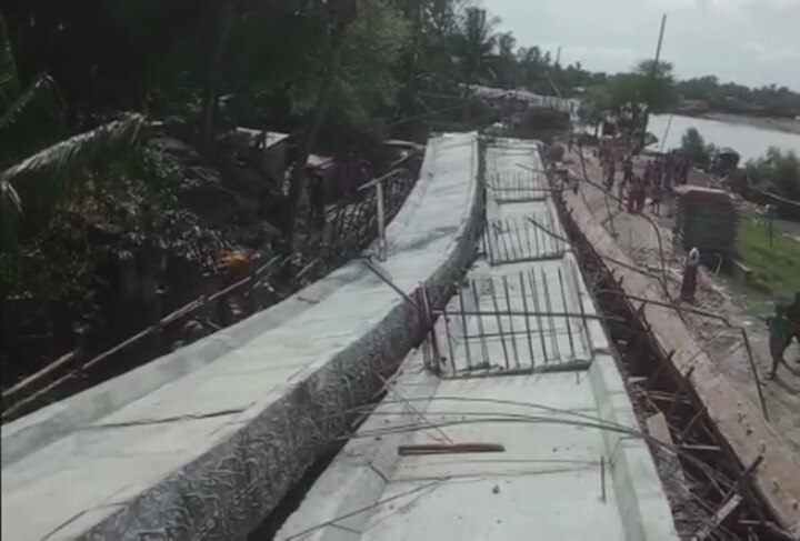 Weeks after Majerhat bridge collapse in Kolkata; another bridge collapses in Bengal Weeks after Majerhat bridge collapse in Kolkata; another bridge collapses in Bengal