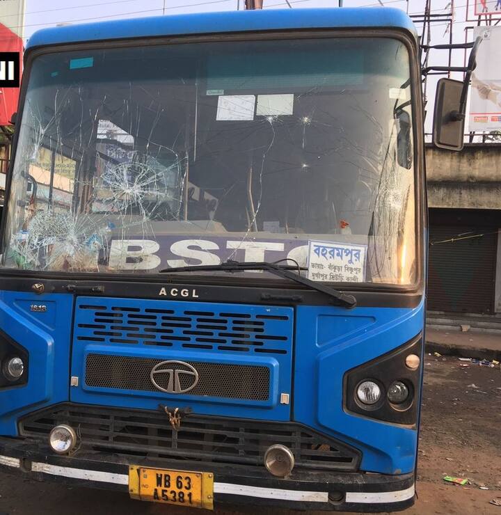 Security increased in Howrah city in view of the 12-hour bandh called by BJP in West Bengal today, in protest against the death of 2 students in a clash with police in North Dinajpur's Islampur/ All images: ANI