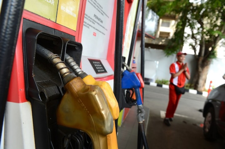 Fuel price hike: Petrol, diesel fare increase again; Check revised rates here Fuel price hike: Petrol, diesel fares increase again; Check revised rates here