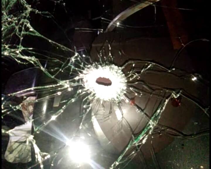 2. Bullet mark and blood stains on wind screen of Vivek's SUV confirmed shooting